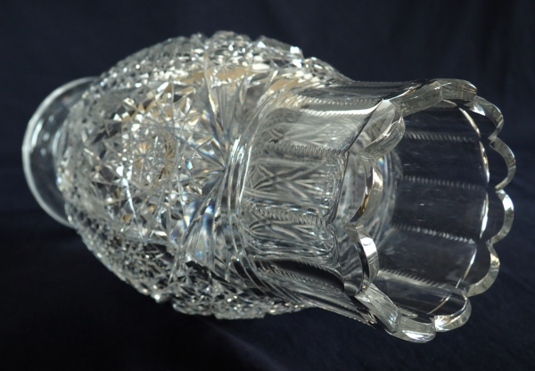 Spectaculaire vase en cristal de Baccarat taillé - 35,2cm