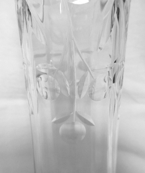 Grand vase en cristal de Baccarat taillé Art Nouveau circa 1900