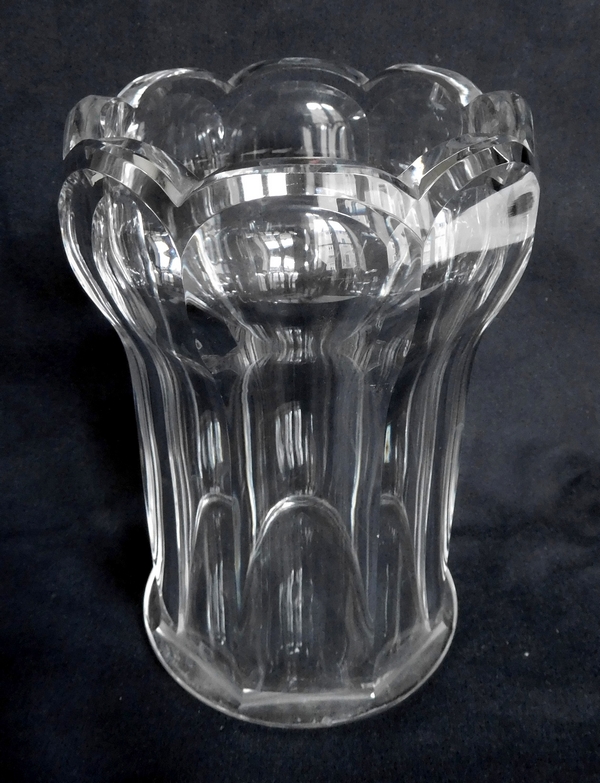 Elegant Baccarat crystal vase, Malmaison pattern, early 20th century 