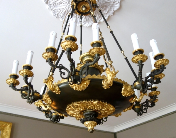 Large Empire antique style patinated bronze and ormolu chandelier - 19th century circa 1830