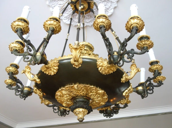 Large Empire antique style patinated bronze and ormolu chandelier - 19th century circa 1830