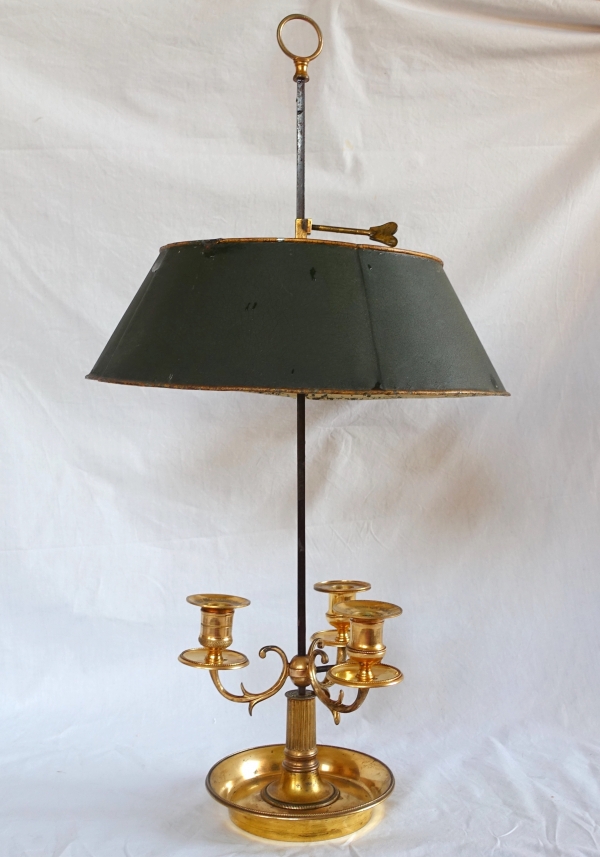 Lampe bouillotte de style Louis XVI en bronze ciselé et doré, début XIXe siècle