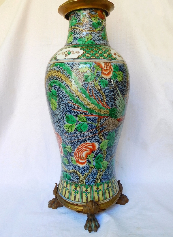 Tall China porcelain vase, Qianlong period, green family type of decoration 