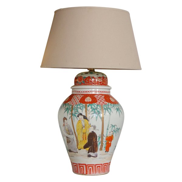 Lampe potiche en porcelaine de Chine, famille verte