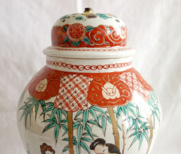 Lampe potiche en porcelaine de Chine, famille verte