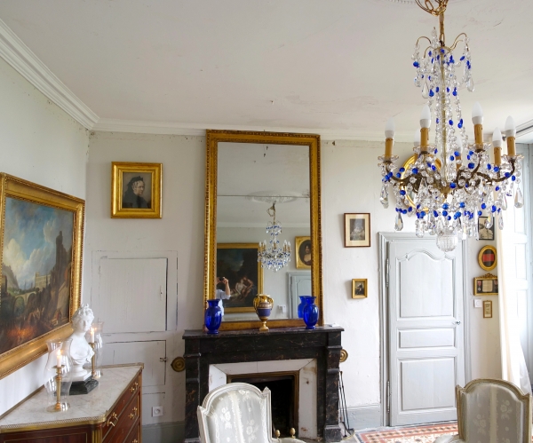 Louis XVI style Baccarat crystal and bronze chandelier, 19th century production