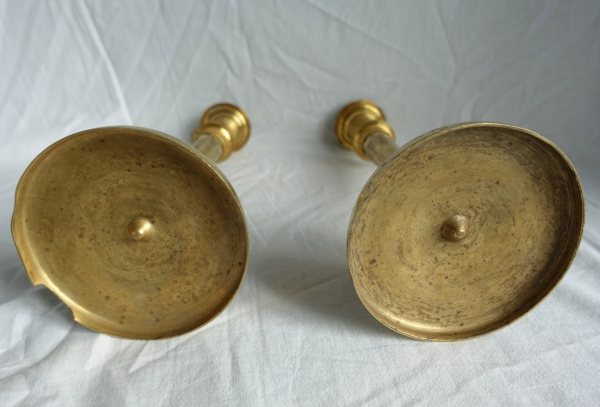 Ravrio : pair of Empire ormolu bronze candlesticks, early 19th century