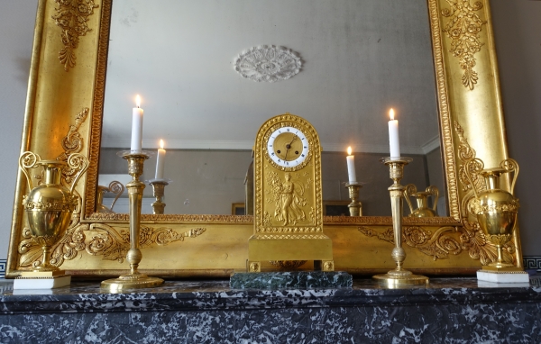 Ravrio : pair of Empire ormolu bronze candlesticks, early 19th century
