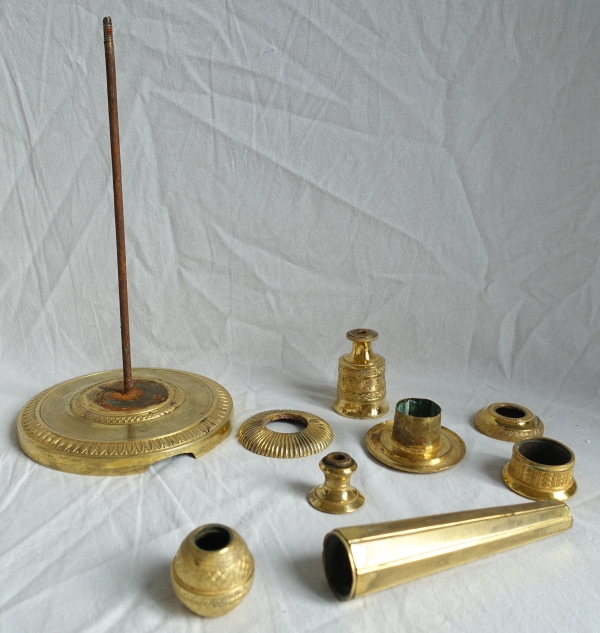 Ravrio : pair of Empire ormolu bronze candlesticks, early 19th century
