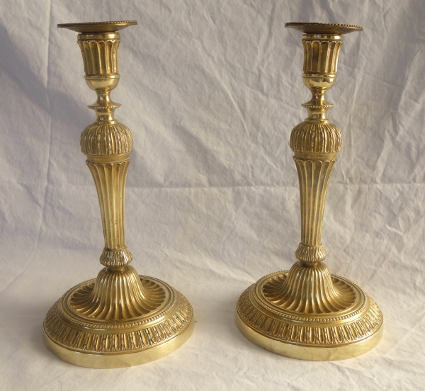 Pair of Louis XVI bronze candlesticks - 18th century