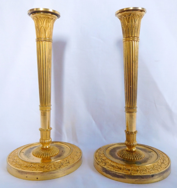 Claude Galle : paire de bougeoirs carquois Empire en bronze doré - modèle identique à Fontainebleau