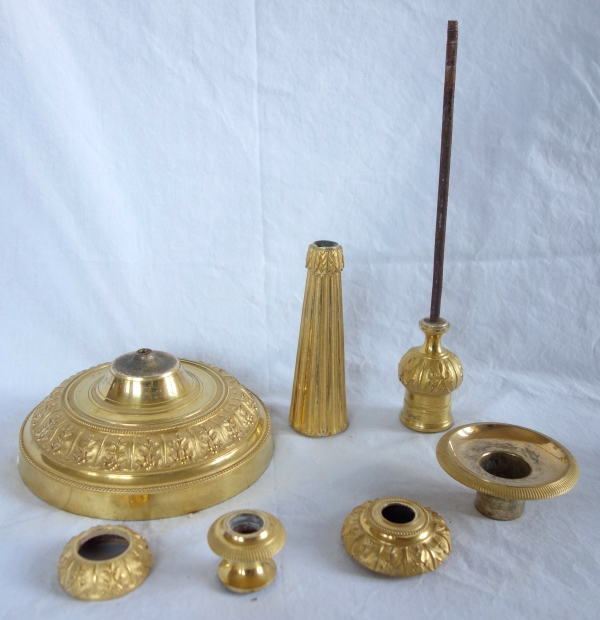 Paire de bougeoirs flambeaux Louis XVI, bronze finement ciselé & doré au mercure - Galle / Ravrio