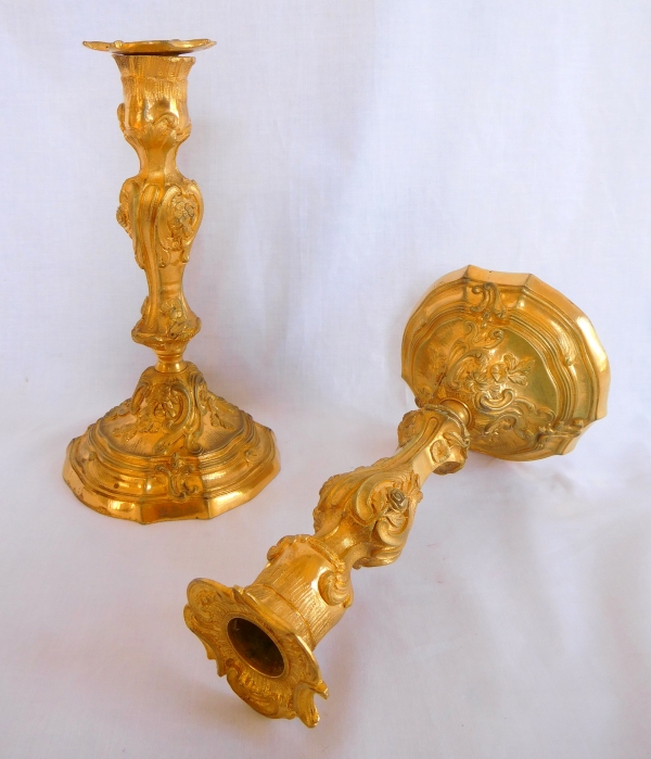 Paire de bougeoirs en bronze doré Rocaille style Louis XV - XIXe siècle