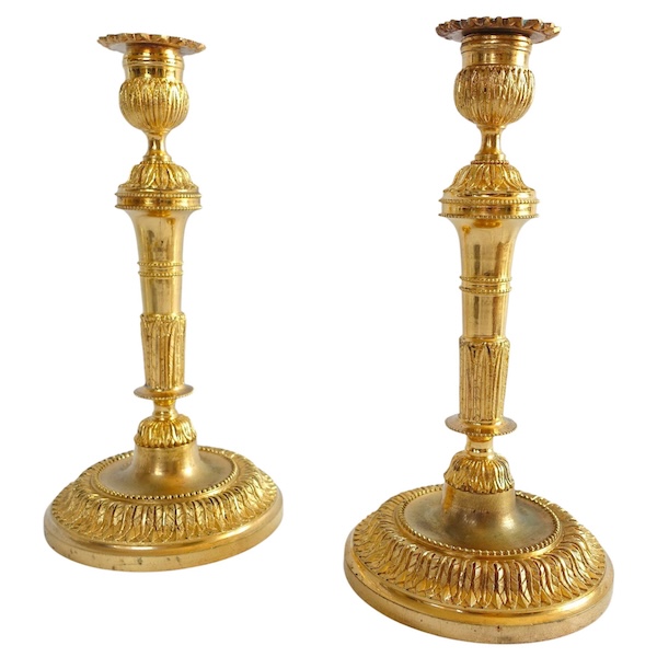 Paire de bougeoirs en bronze ciselé et doré à l'or fin, style Louis XVI époque Napoléon III
