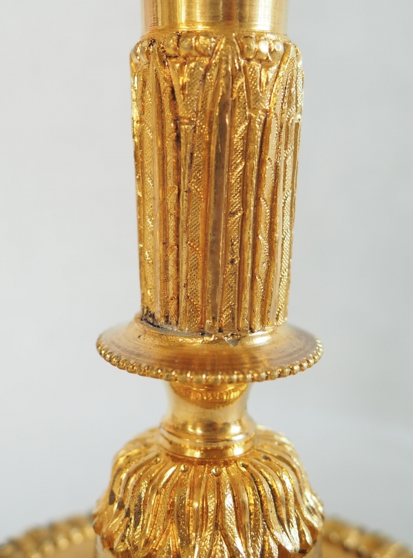Paire de bougeoirs en bronze ciselé et doré à l'or fin, style Louis XVI époque Napoléon III