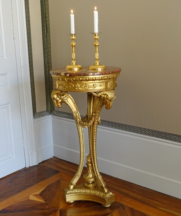Paire de bougeoirs en bronze ciselé et doré à l'or fin, style Louis XVI époque Napoléon III