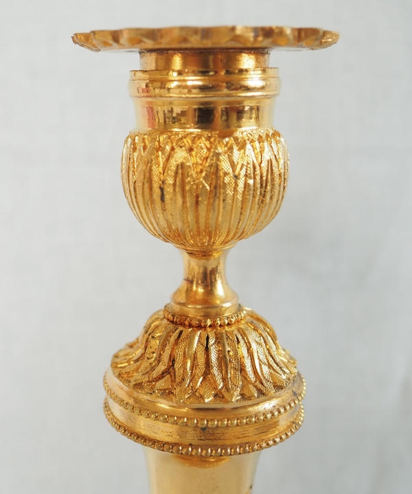 Paire de bougeoirs en bronze ciselé et doré à l'or fin, style Louis XVI époque Napoléon III