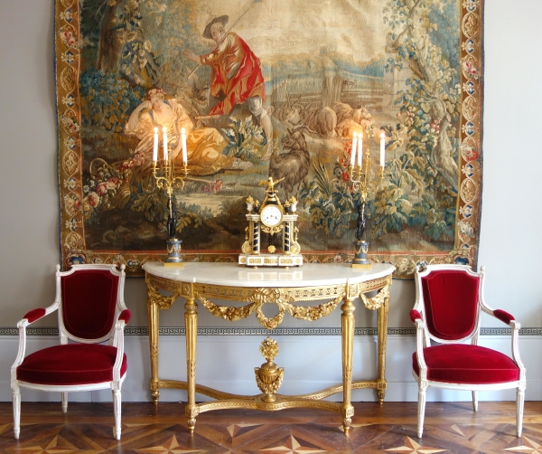 Paire de candélabres en marbre bleu turquin, bronze ciselé & doré au mercure d'époque Louis XVI