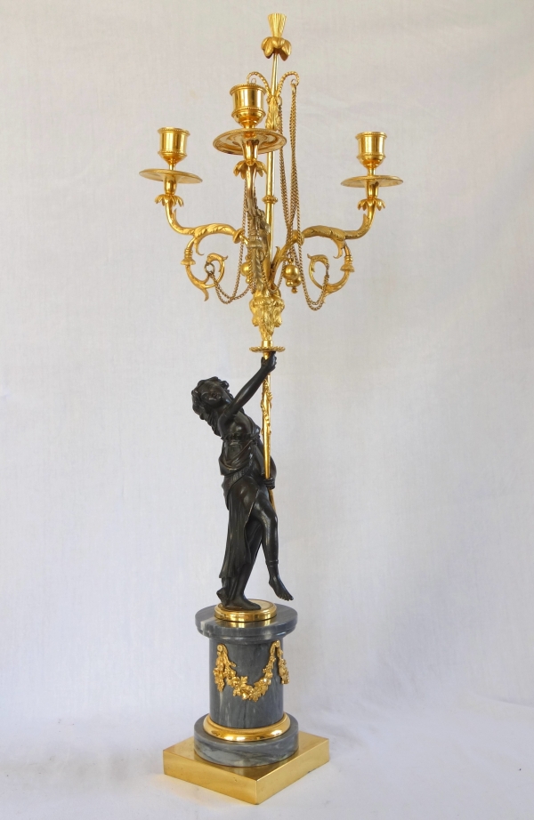 Paire de candélabres en marbre bleu turquin, bronze ciselé & doré au mercure d'époque Louis XVI