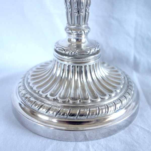 Paire de flambeaux candélabres d'époque Louis XVI en bronze argenté, usage 1 à 3 feux