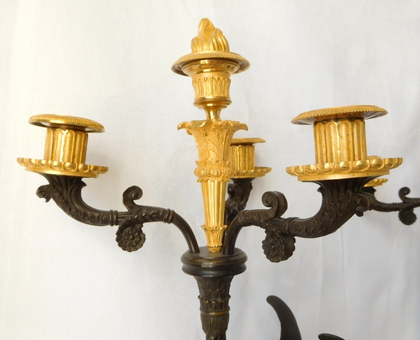Paire de grands candélabres Empire en bronze doré aux enfants ailés attribués à Gérard Jean Galle