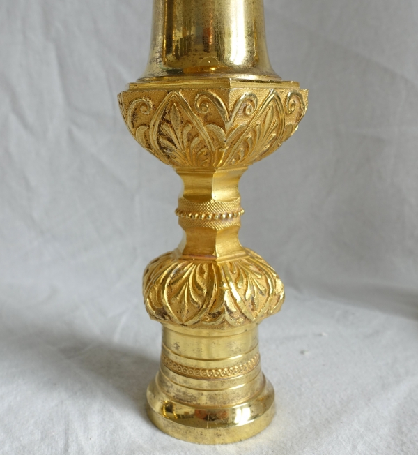 Paire de flambeaux bougeoirs Empire en bronze doré au mercure - travail Russe ou Suédois