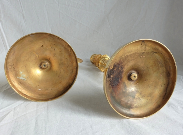 Paire de flambeaux bougeoirs Empire en bronze doré au mercure - travail Russe ou Suédois