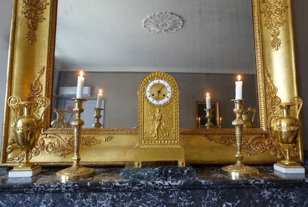 Paire de flambeaux bougeoirs Empire en bronze doré au mercure - travail Russe ou Suédois