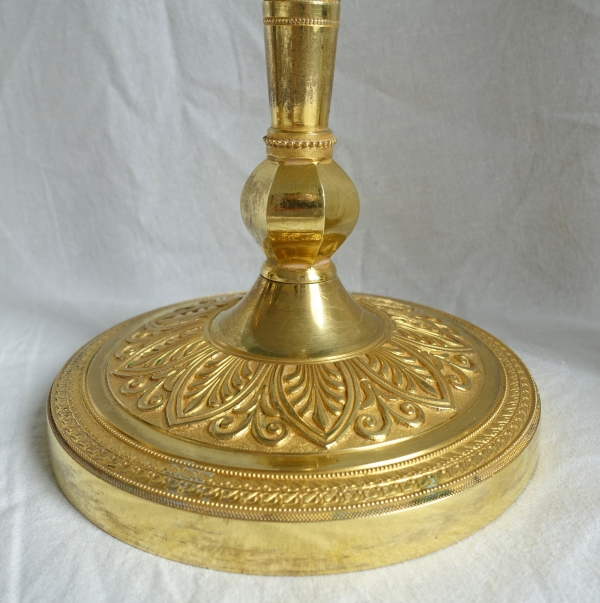 Paire de flambeaux bougeoirs Empire en bronze doré au mercure - travail Russe ou Suédois