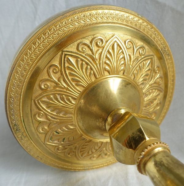 Paire de flambeaux bougeoirs Empire en bronze doré au mercure - travail Russe ou Suédois