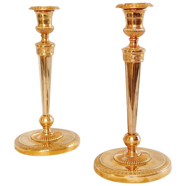 Ravrio : paire de flambeaux d'époque Empire en bronze doré modèle du Château de Fontainebleau