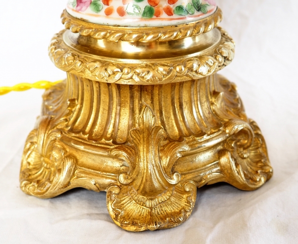 Paire de grandes lampes en porcelaine de Canton et bronze doré