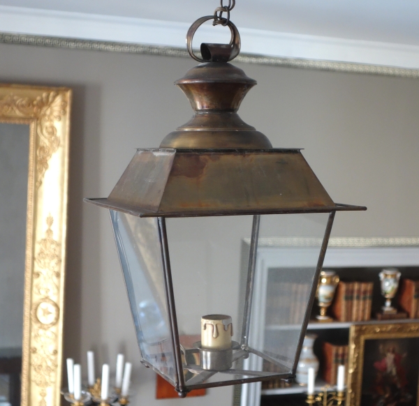 Paire de lanternes de vestibule en laiton - style Louis XVI