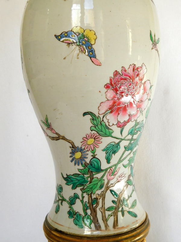 Lampe potiche en porcelaine de Chine, famille rose et bronze doré époque Napoléon III