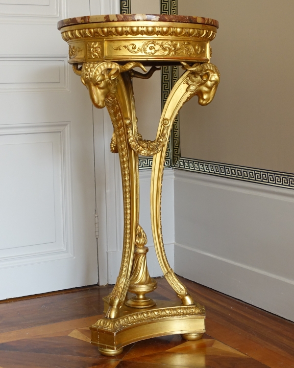 Athénienne guéridon en bois sculpté et doré de style Louis XVI, marbre brèche d'Alep