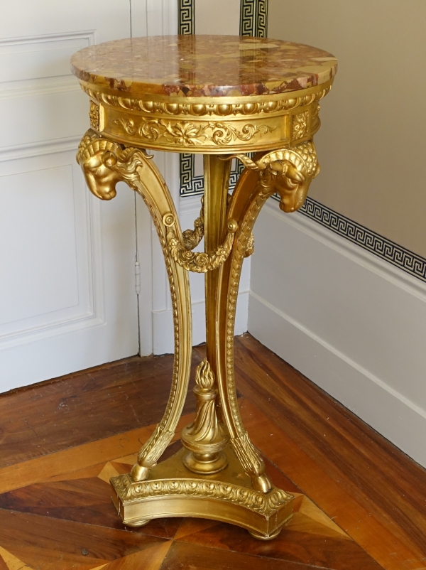 Athénienne guéridon en bois sculpté et doré de style Louis XVI, marbre brèche d'Alep