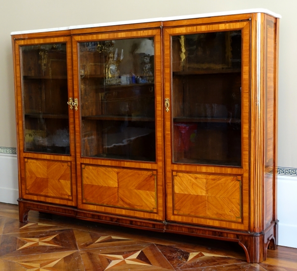 Louis XVI marquetry bookcase or showcase, 18th century circa 1780