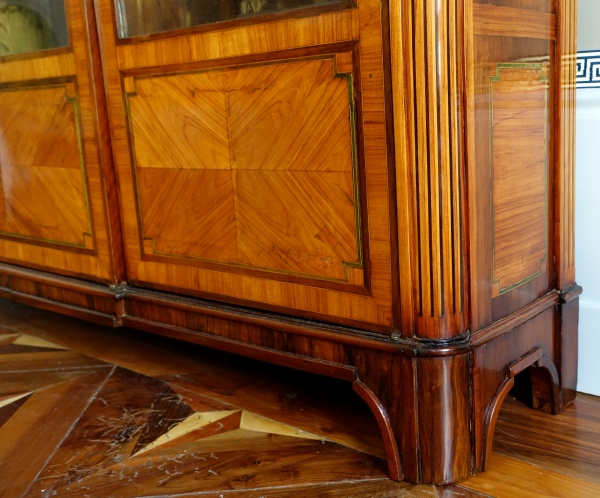 Louis XVI marquetry bookcase or showcase, 18th century circa 1780