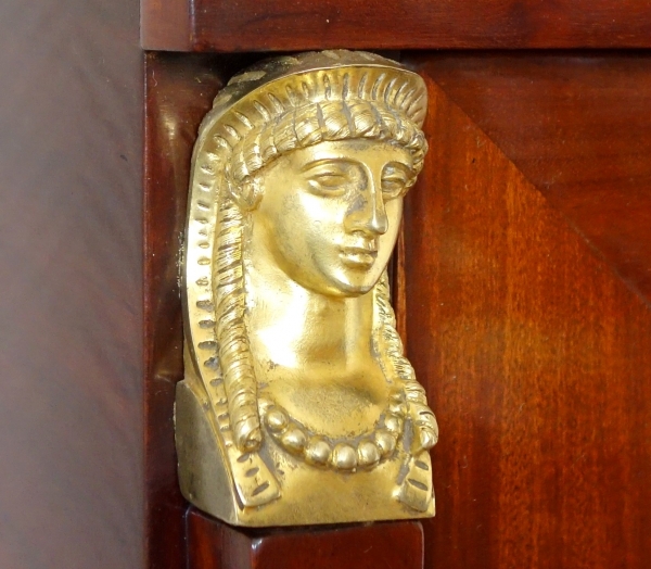 Bureau bonheur du jour d'époque Empire Retour d'Egypte, acajou et bronze doré au mercure