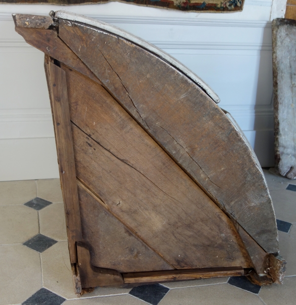 Large Louis XV corner board, 18th century