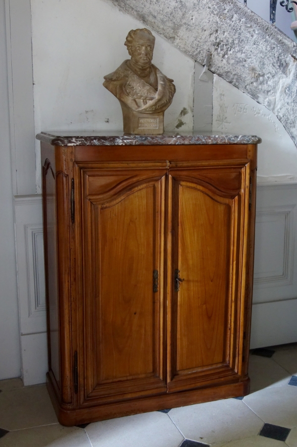 Petit buffet de chasse d'époque Louis XV en boiserie de noyer