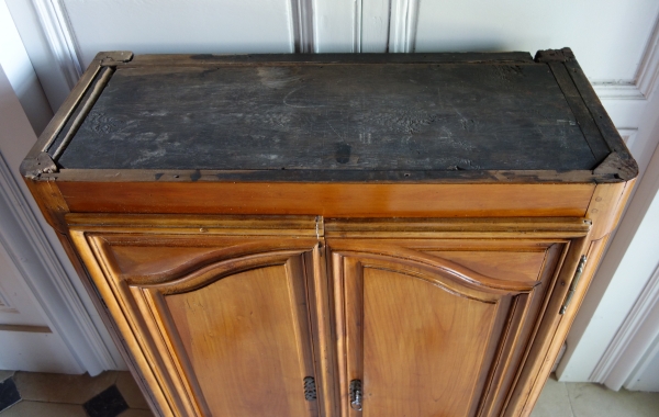 Petit buffet de chasse d'époque Louis XV en boiserie de noyer