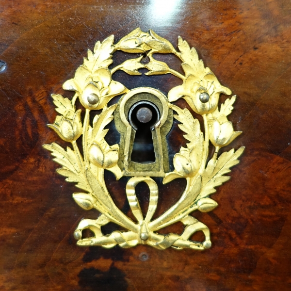 Buffet de salle à manger en acajou, bronze doré, marbre bleu Turquin - époque Restauration
