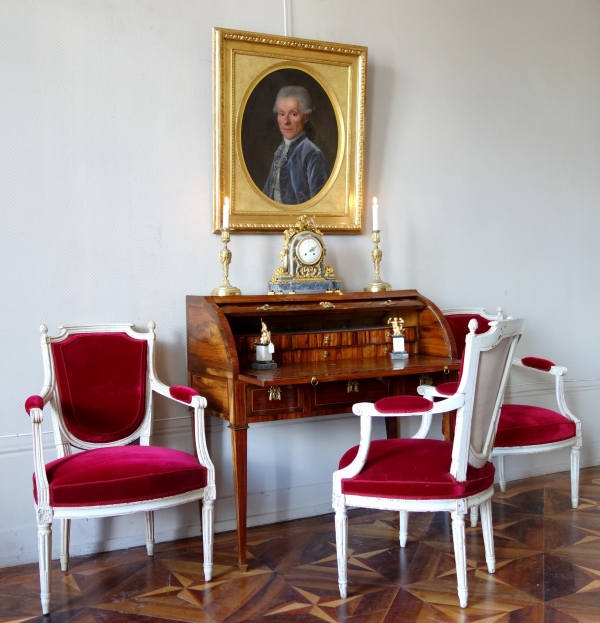 Bureau cylindre d'époque Louis XVI en marqueterie de bois de rose