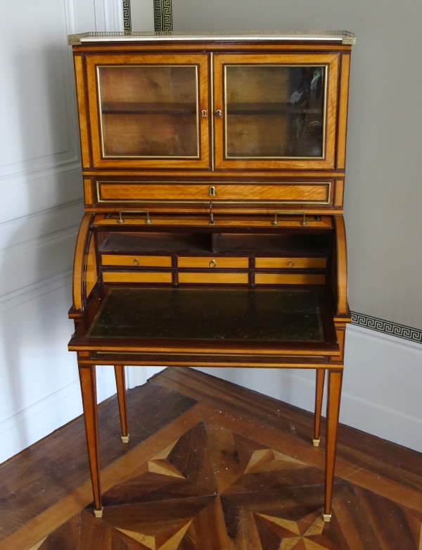 Bureau cylindre en citronnier et acajou, fin de l'époque Louis XVI