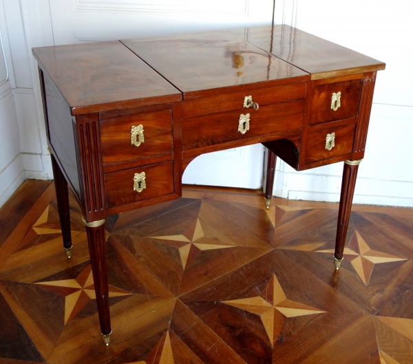 Louis XVI mahogany and ormolu dressing table - 18th century