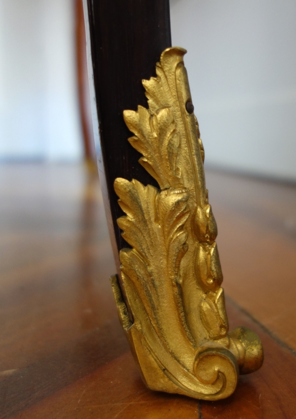 Table coiffeuse d'époque Louis XV Transition en marqueterie, travail Parisien du XVIIIe