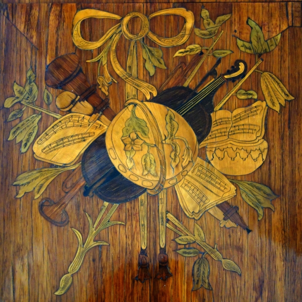 Table coiffeuse d'époque Louis XV Transition en marqueterie, travail Parisien du XVIIIe