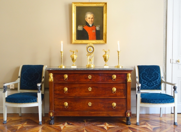 Commode d'époque Consulat en acajou bronze doré au mercure serrure trèfle & marbre bleu Turquin