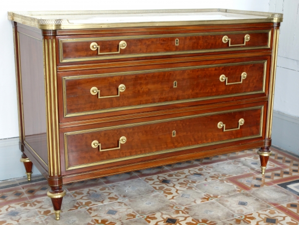 Louis XVI plum pudding mahogany veneered commode in the taste of Molitor - late 18th century